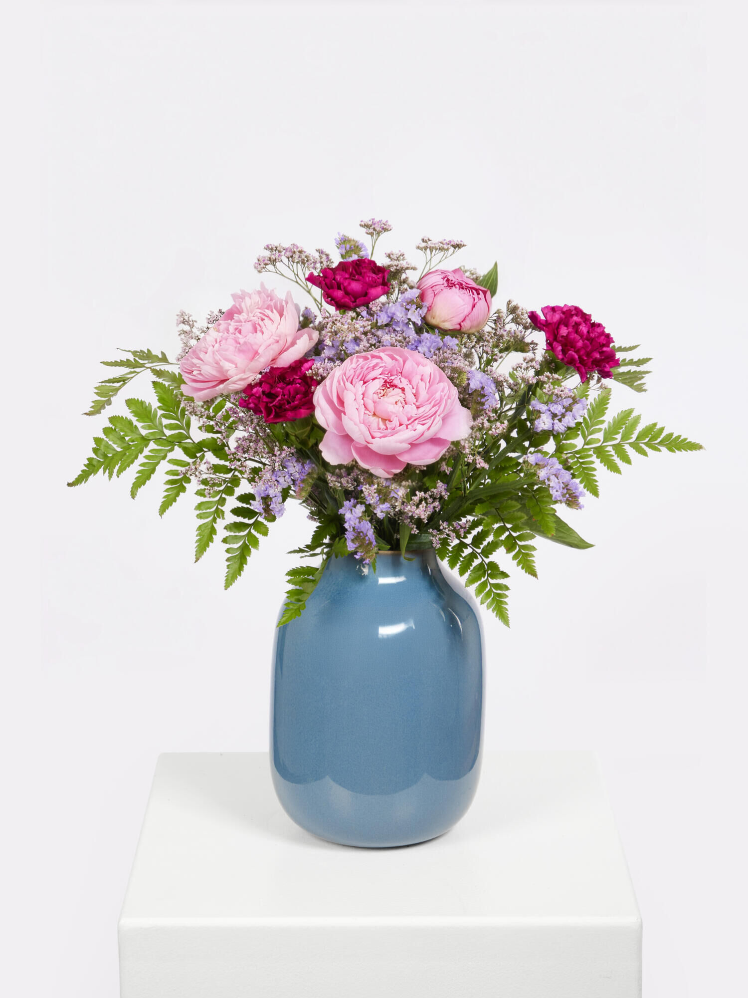 Peony Magic - Main Colors: PURPLE, ROSE - Main Flowers: CARNATIONS, PEONIES