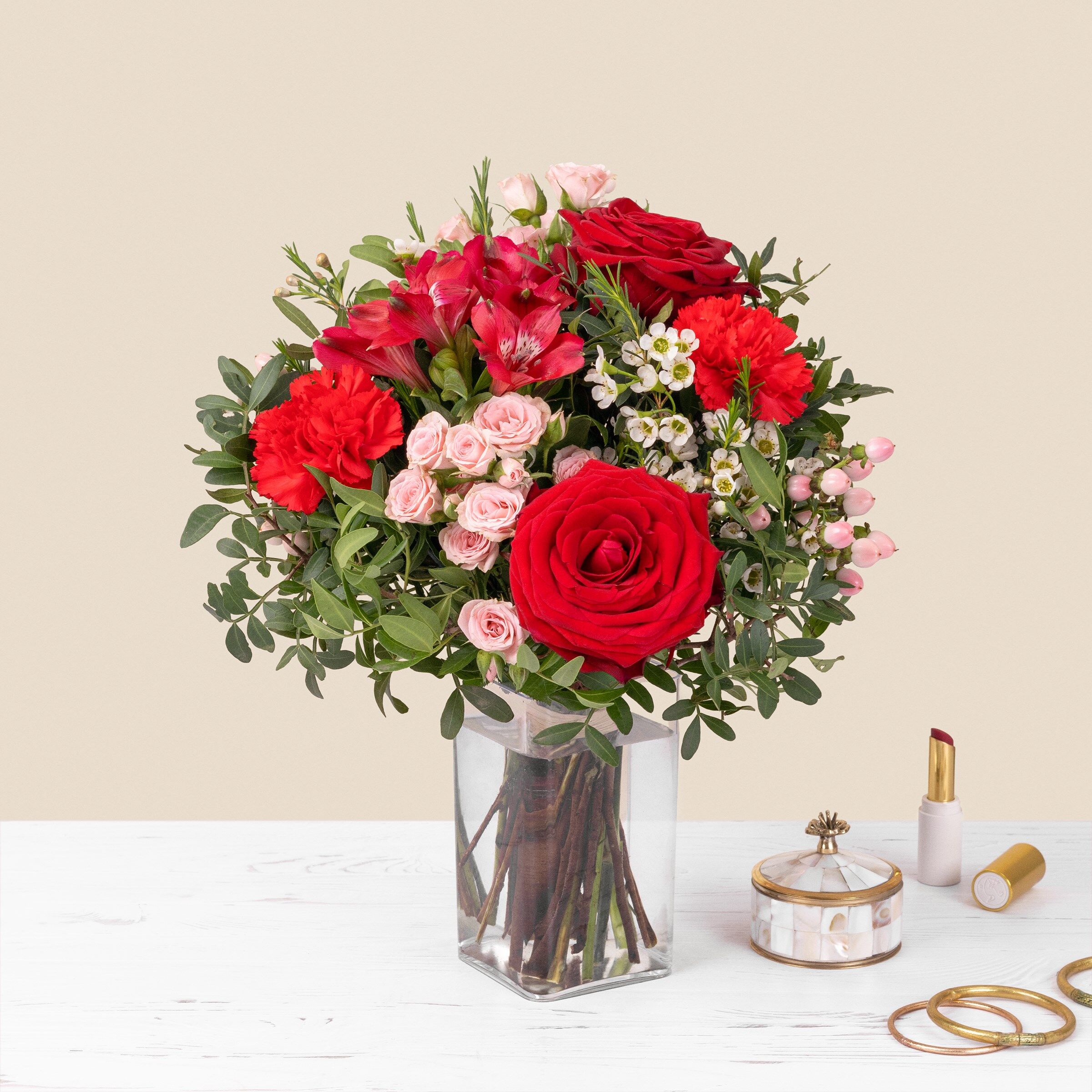 Declaration and free vase