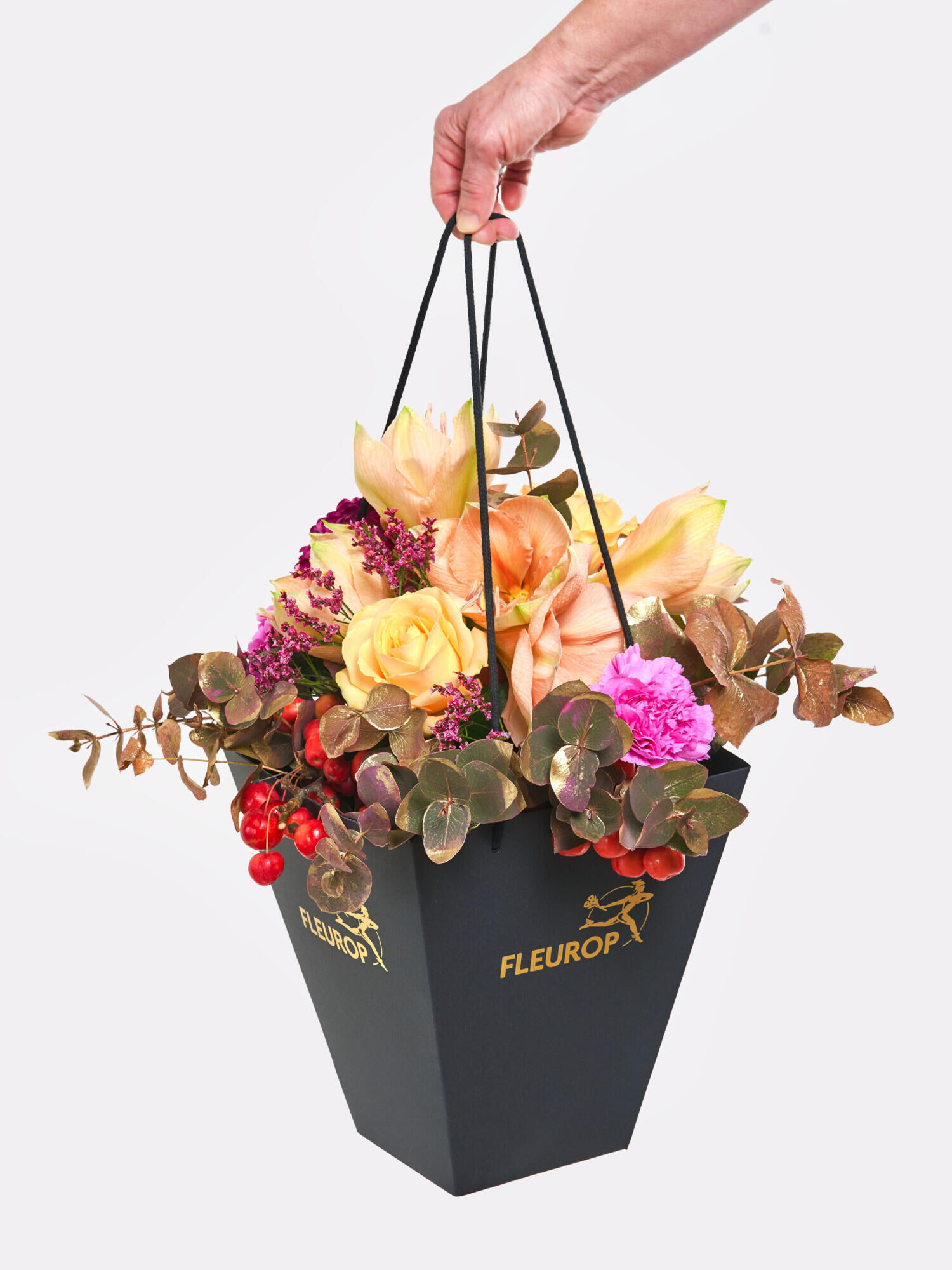 Sweet Luck - Main Colors: APRICOT, PURPLE - Main Flowers: AMARYLLIS, CARNATIONS, CHRYSANTHEMA, ROSES