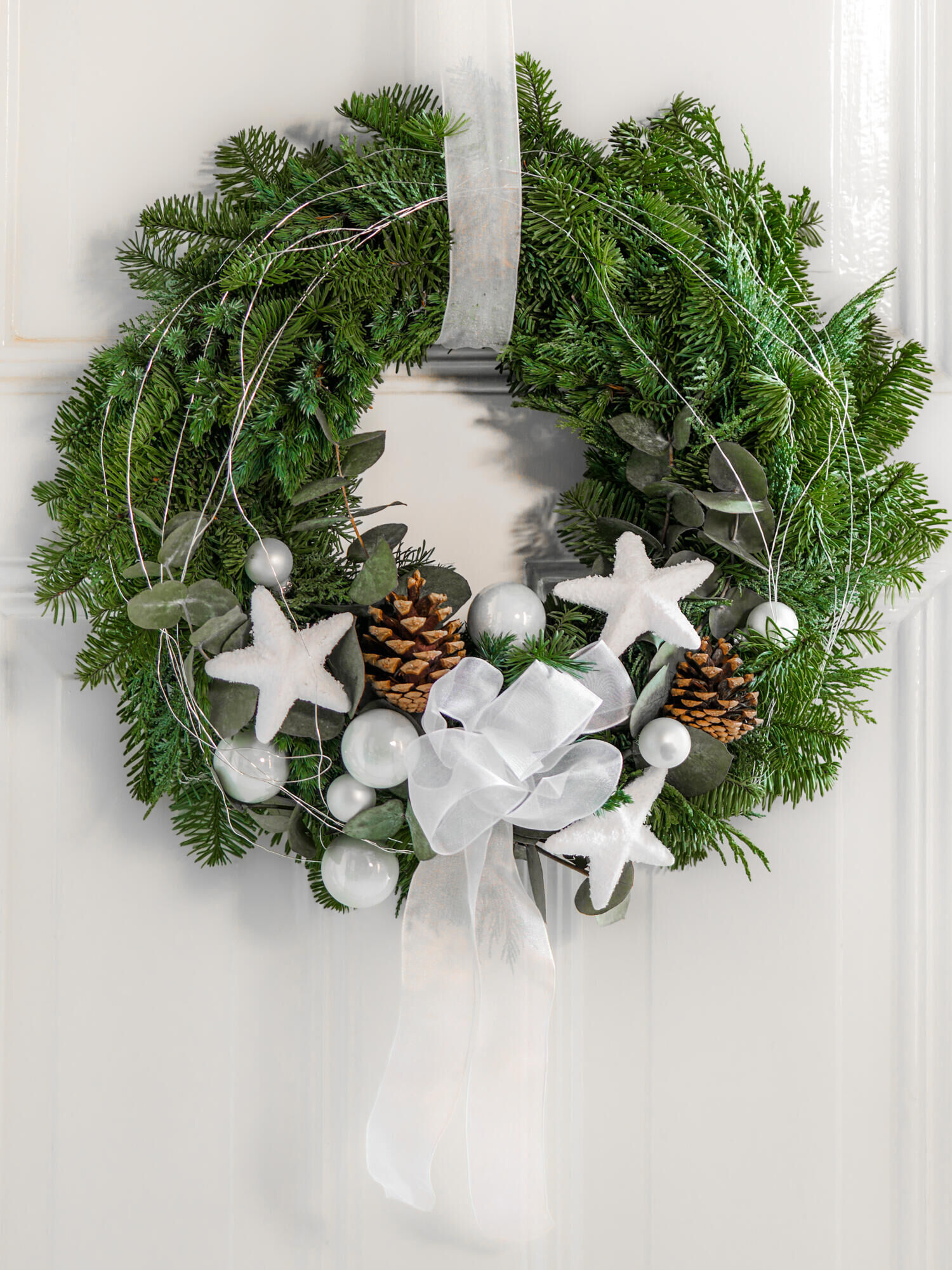 A Christmas Welcome A Christmas Welcome - Main Colors: WHITE