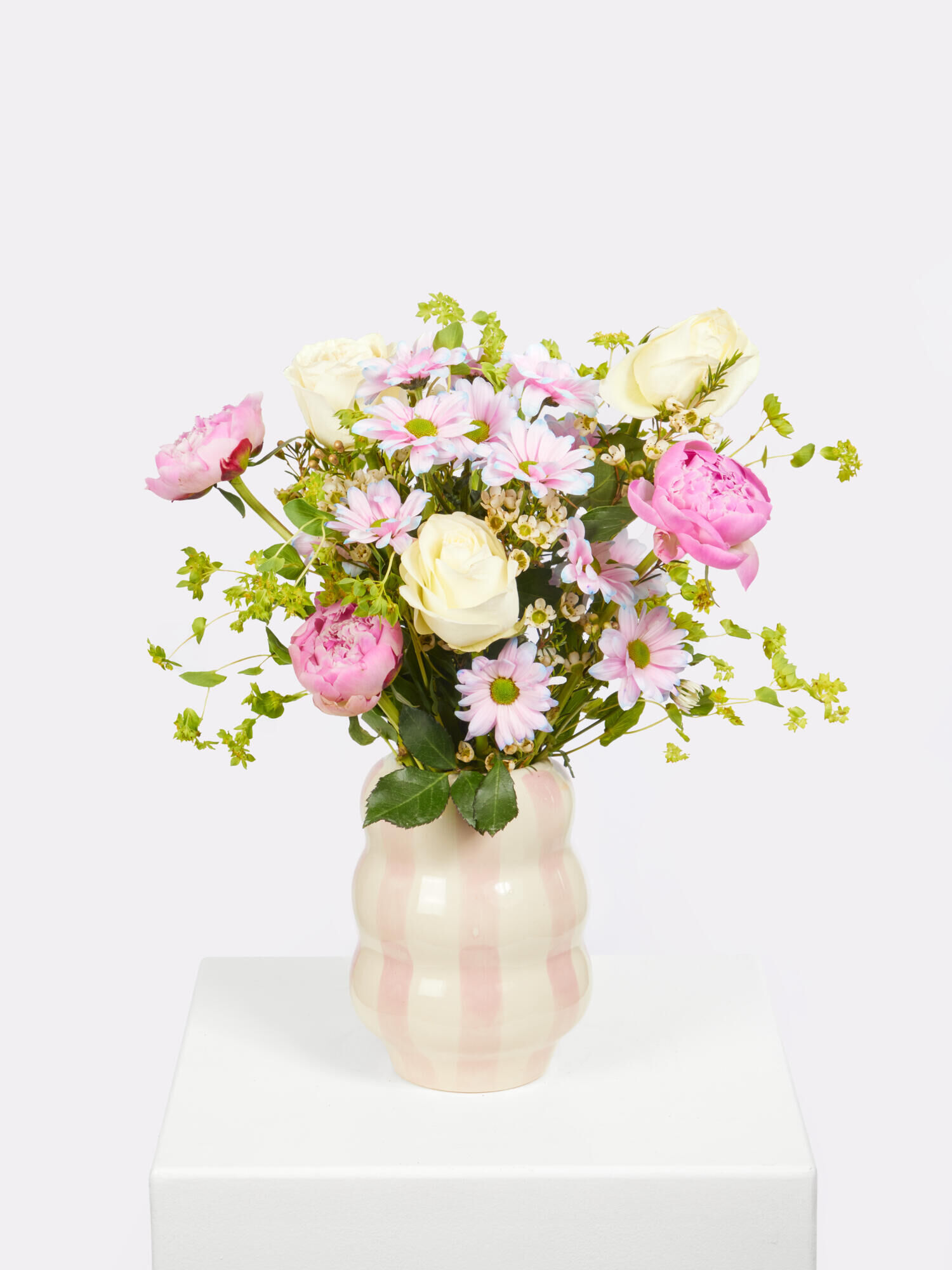 Blütenrausch - Hauptblüte: Pfingstrosen, Rosen - Hauptfarbe: Rosa, Weiß