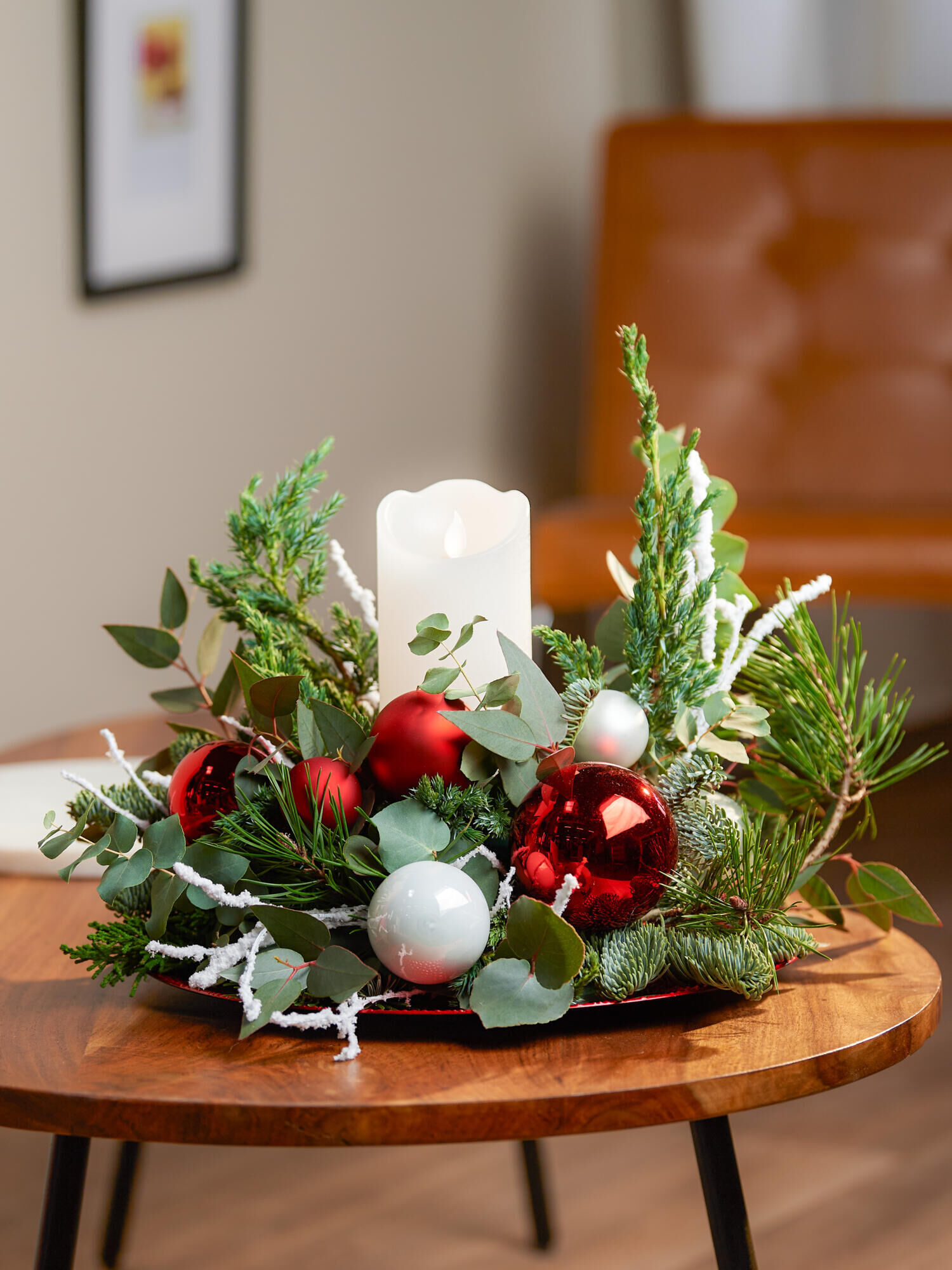 Christmas Glow - Main Colors: RED, WHITE