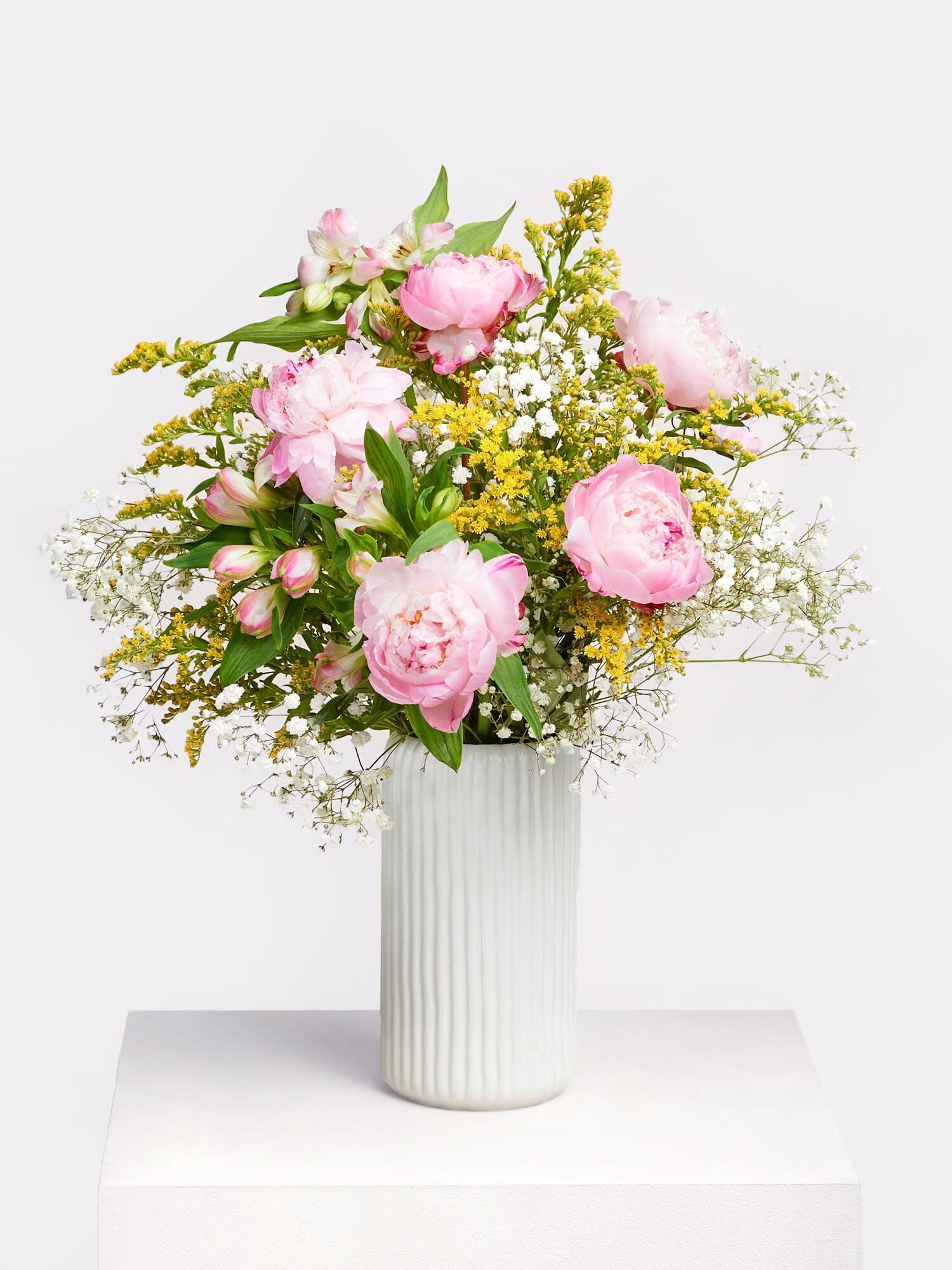 Lucky Star - Main Colors: ROSE, YELLOW - Main Flowers: PEONIES