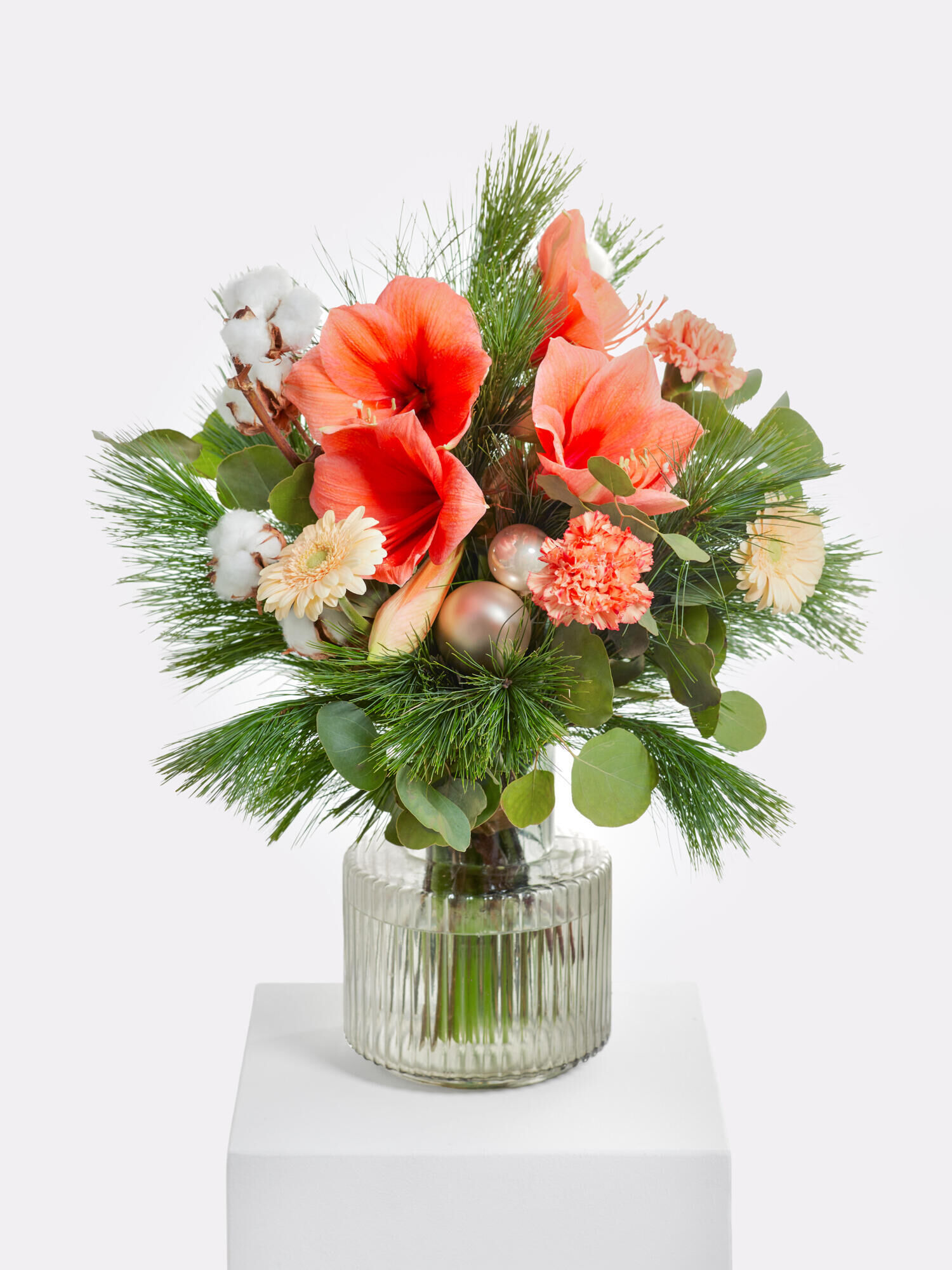 Apricot Dream - Hauptblüte: Amaryllis, Germini, Nelken - Hauptfarbe: Apricot, Orange, Weiß