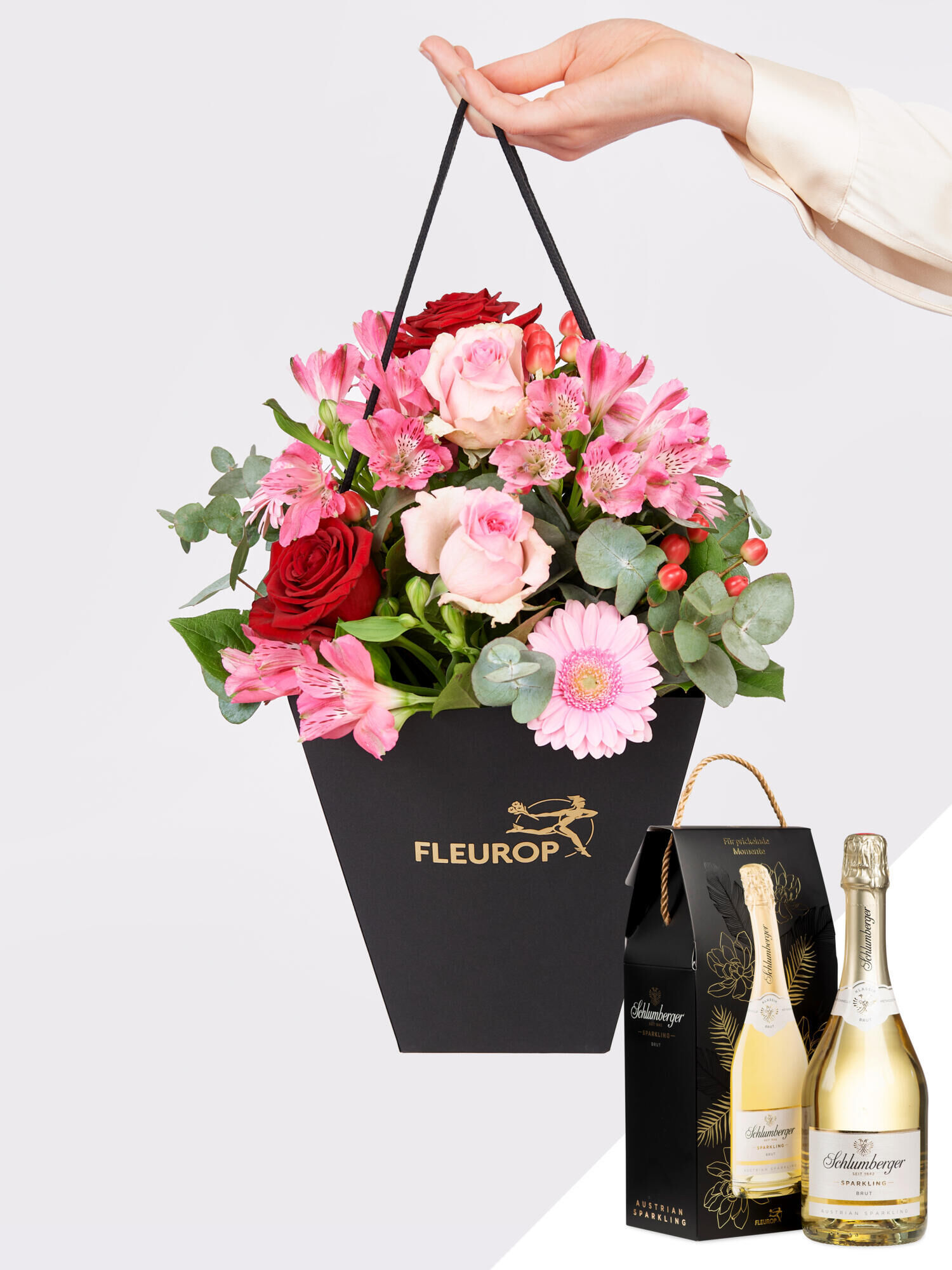 Herzliches Kompliment mit Schlumberger Sekt - Hauptblüte: Alstromerien, Germini, Rosen - Hauptfarbe: Pink, Rosa, Rot