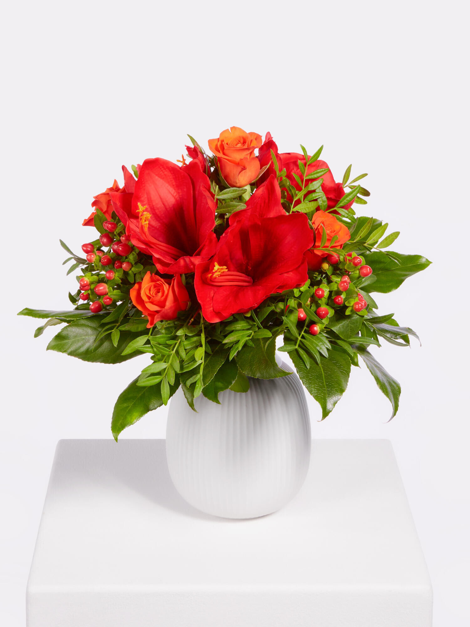Strauß der Woche - Hauptblüte: Amaryllis, Rosen - Hauptfarbe: Orange, Rot
