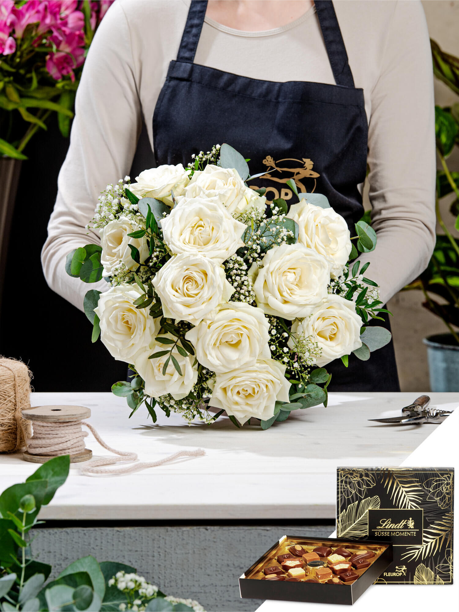 Chocolate Dream - Main Colors: WHITE - Main Flowers: ROSES