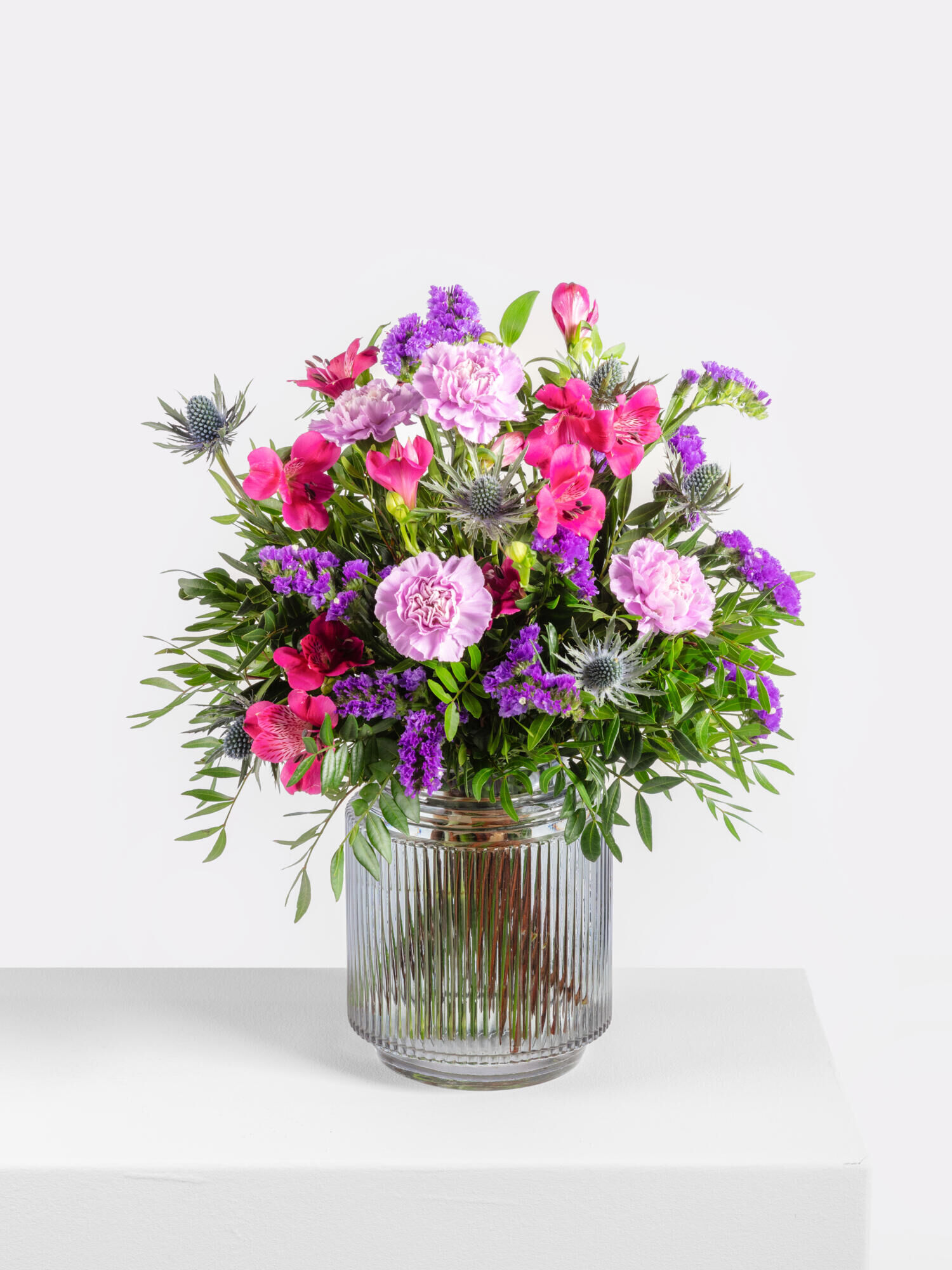 Strauß der Woche - Hauptblüte: Alstromerien, Nelken - Hauptfarbe: Pink, Violett