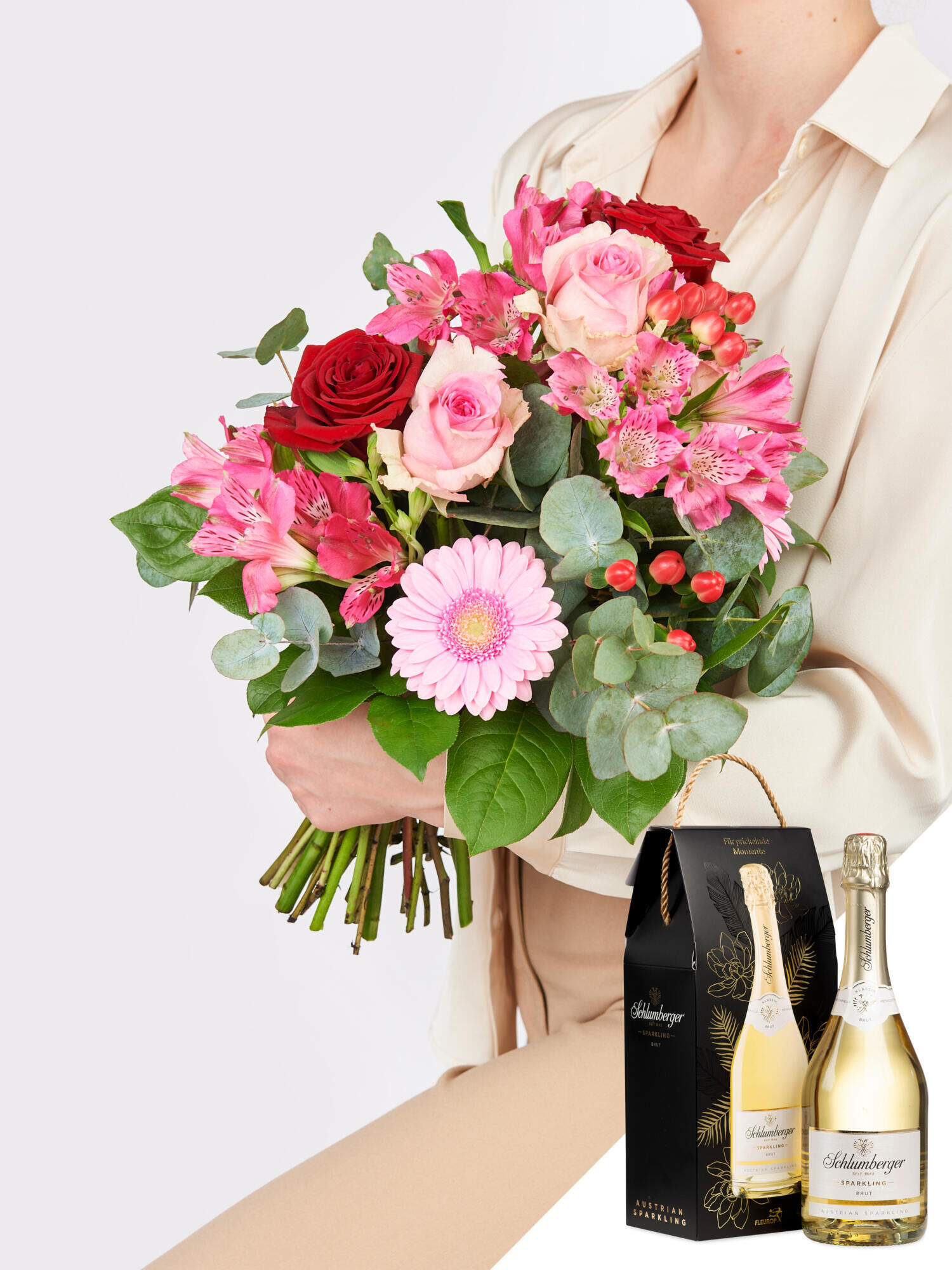 Herzliches Kompliment mit Schlumberger Sekt - Hauptblüte: Alstromerien, Germini, Rosen - Hauptfarbe: Pink, Rosa, Rot