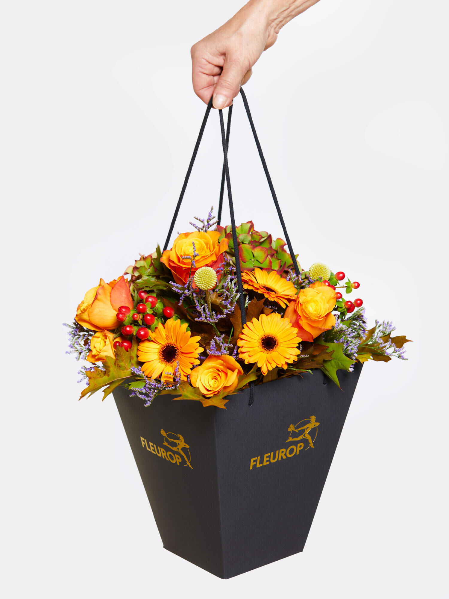 Indian Summer Vibes - Main Colors: ORANGE, RED, YELLOW - Main Flowers: GERBERA, HYDRANGEA, ROSES